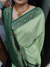 Load image into Gallery viewer, Pista green and dark green Chex Semi Georgette sarees
